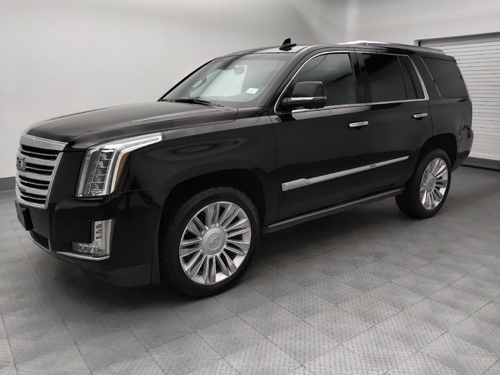 Used 2018 Cadillac Escalade Platinum AWD/4WD image 2