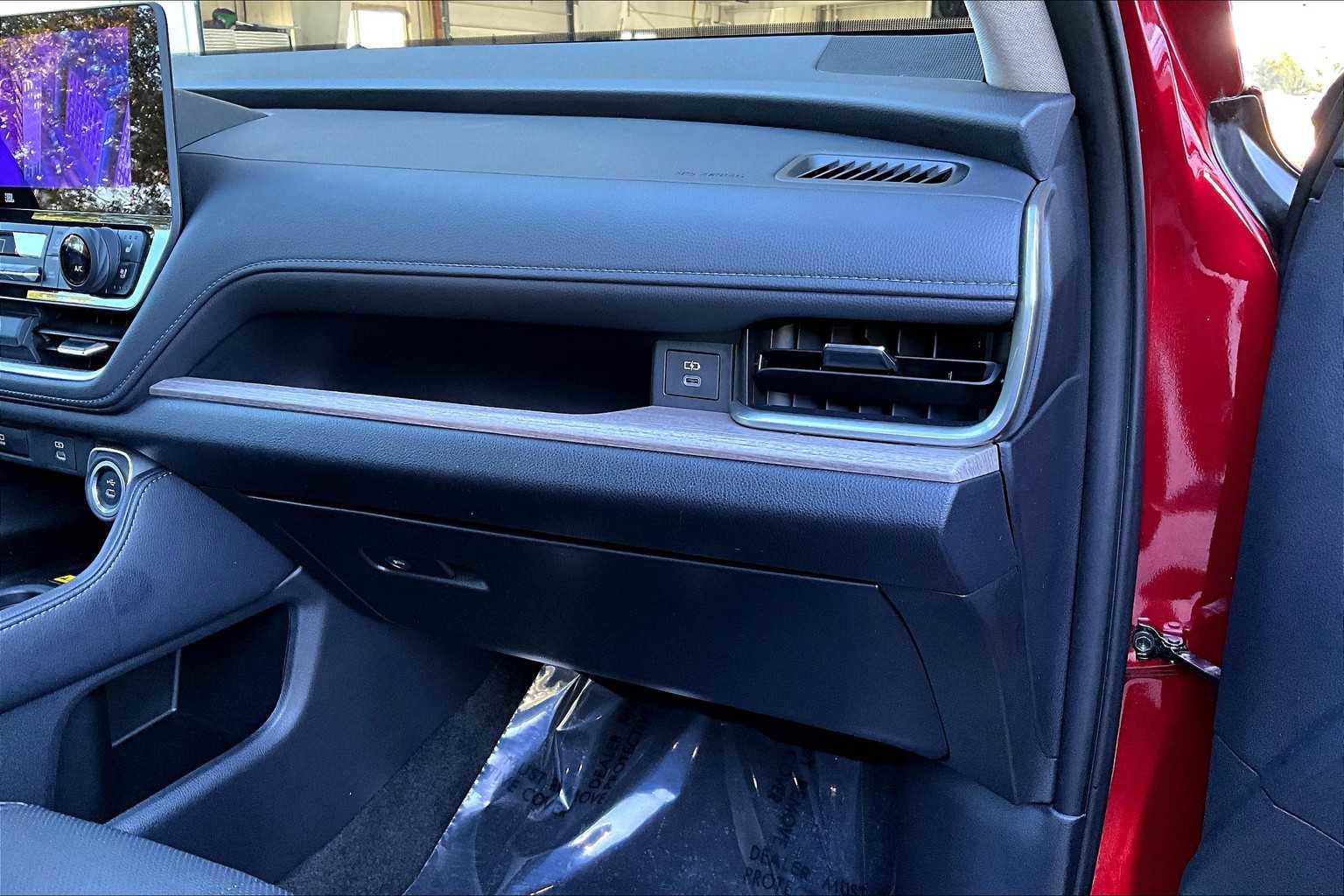 Used 2024 Toyota Grand Highlander Limited image 16