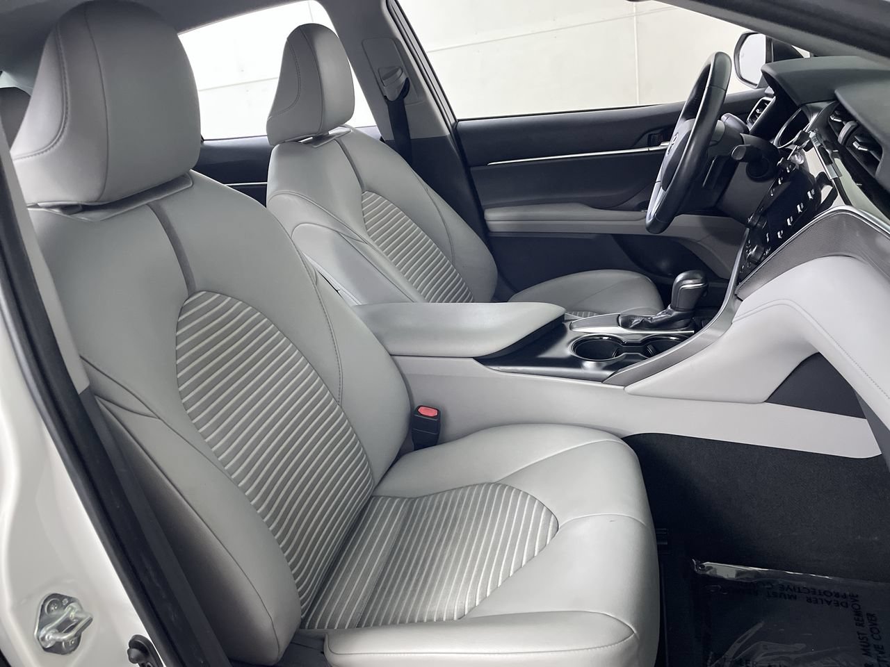Used 2018 Toyota Camry SE w/ Audio Package FWD image 23