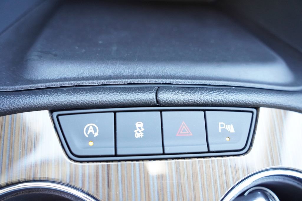 Certified 2023 GMC Acadia SLE w/ Driver Convenience Package image 29