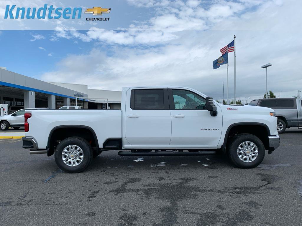 New 2026 Chevrolet Silverado 2500 LT w/ All Star Edition AWD/4WD image 8