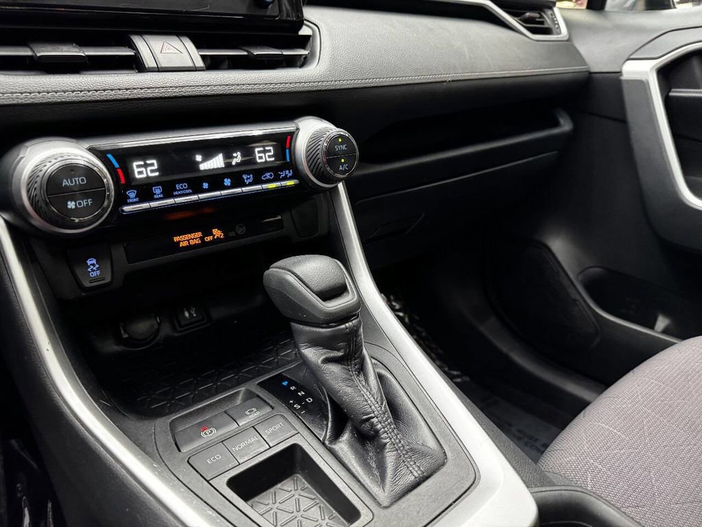 Used 2019 Toyota RAV4 XLE image 26