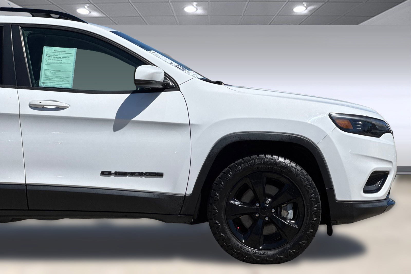 Used 2020 Jeep Cherokee Latitude Plus image 34