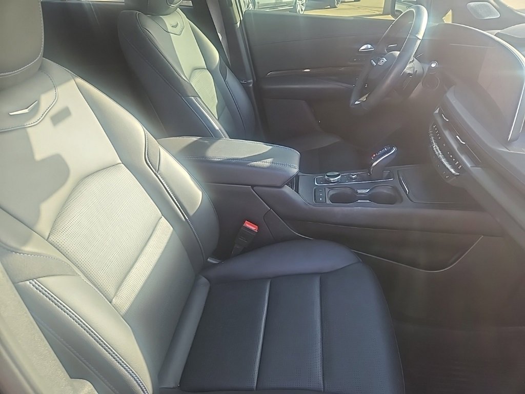 Used 2025 Cadillac XT4 Sport image 6