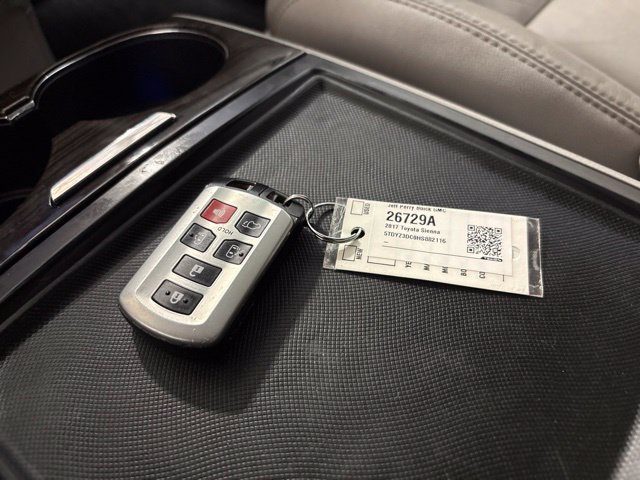 Used 2017 Toyota Sienna XLE w/ XLE Navigation Package FWD image 23