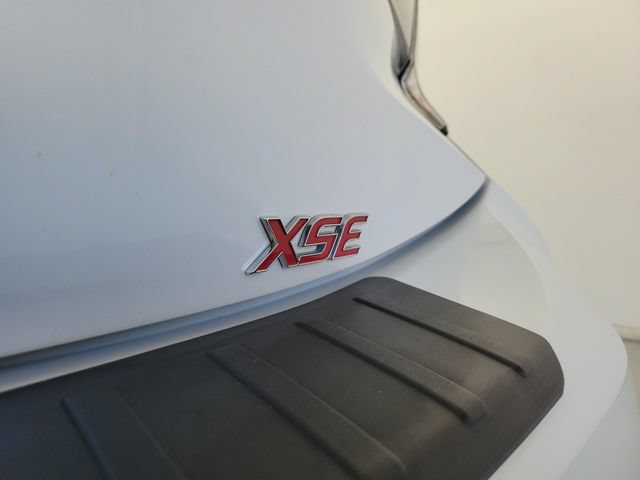 Used 2022 Toyota Corolla XSE FWD image 8