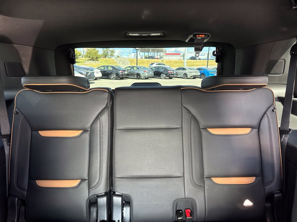 Used 2023 GMC Yukon AT4 w/ Technology Package AWD/4WD image 27