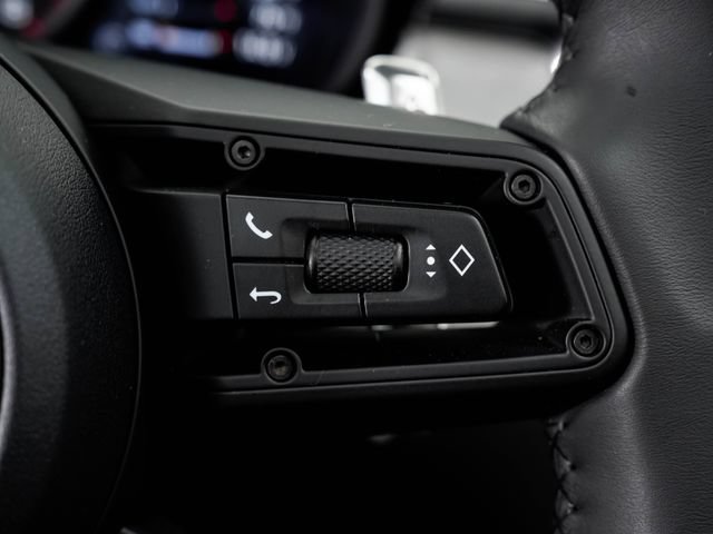 Certified 2026 Porsche Macan AWD/4WD image 16