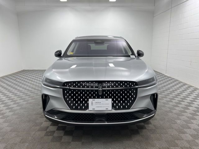 Used 2024 Lincoln Nautilus Premier AWD/4WD image 2