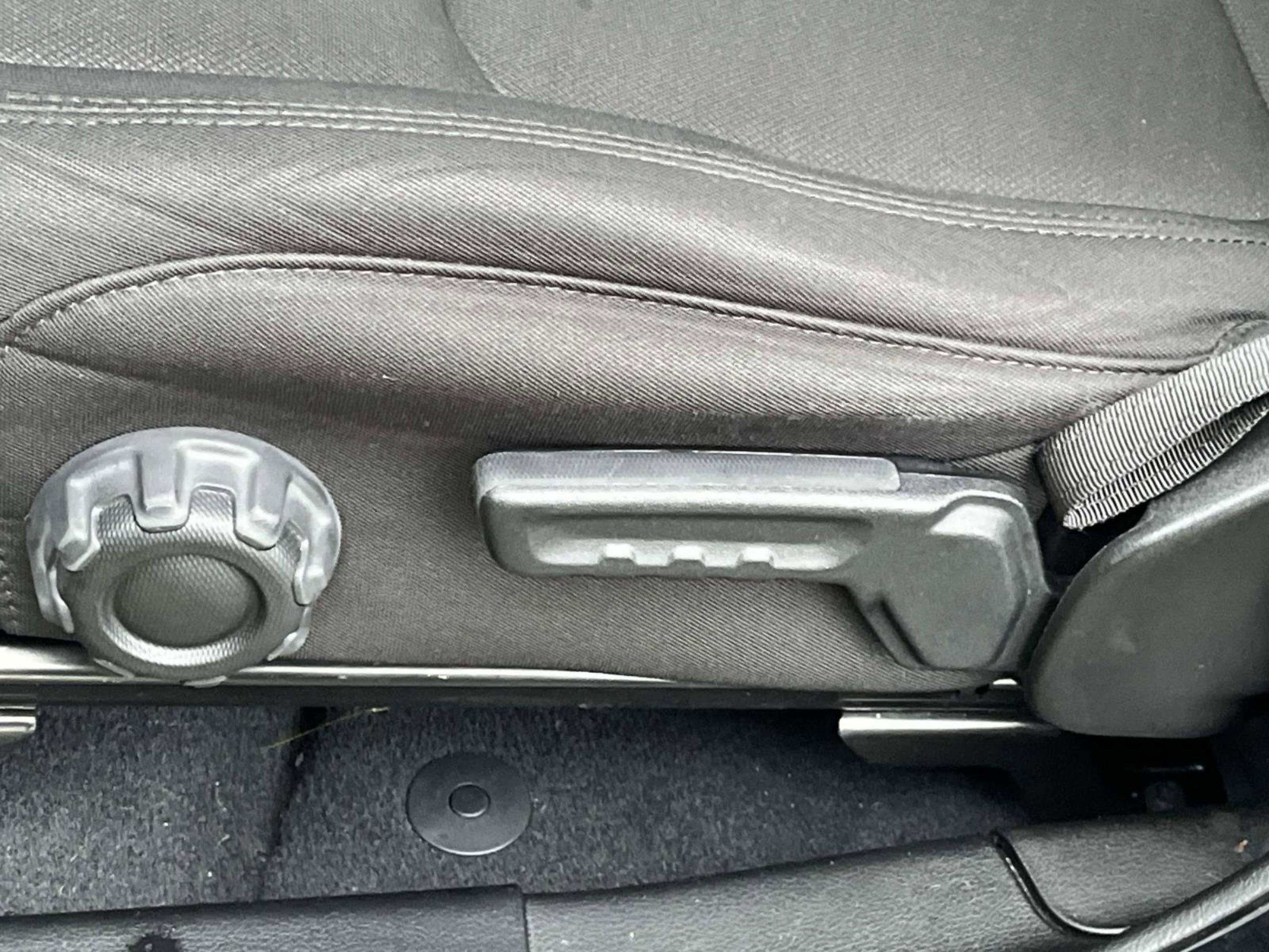 Used 2022 Jeep Wrangler Unlimited Sport w/ Sun And Sound Package image 29