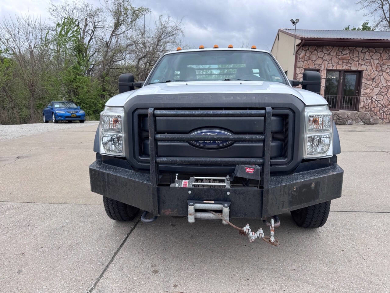 Used 2015 Ford F550 4x4 Regular Cab Super Duty image 2