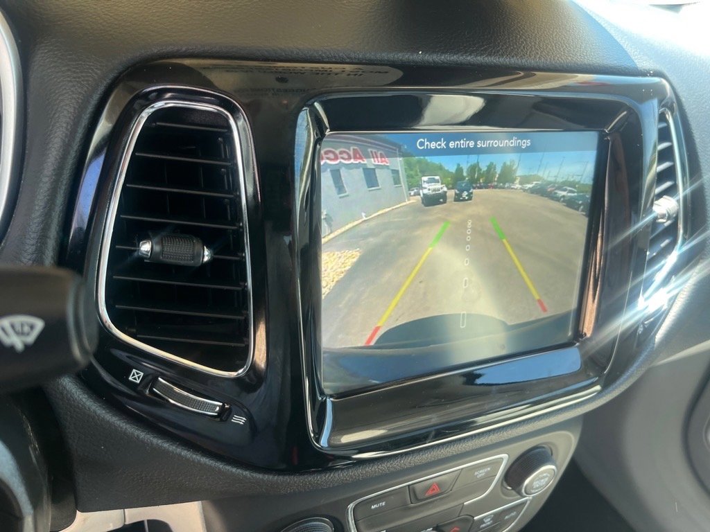 Used 2019 Jeep Compass Limited image 13