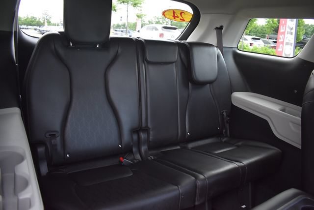 Used 2024 Kia Carnival LX FWD image 13
