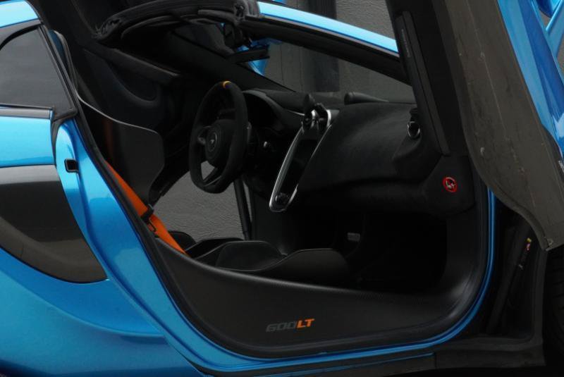 Used 2020 McLaren 600LT Spider RWD image 36