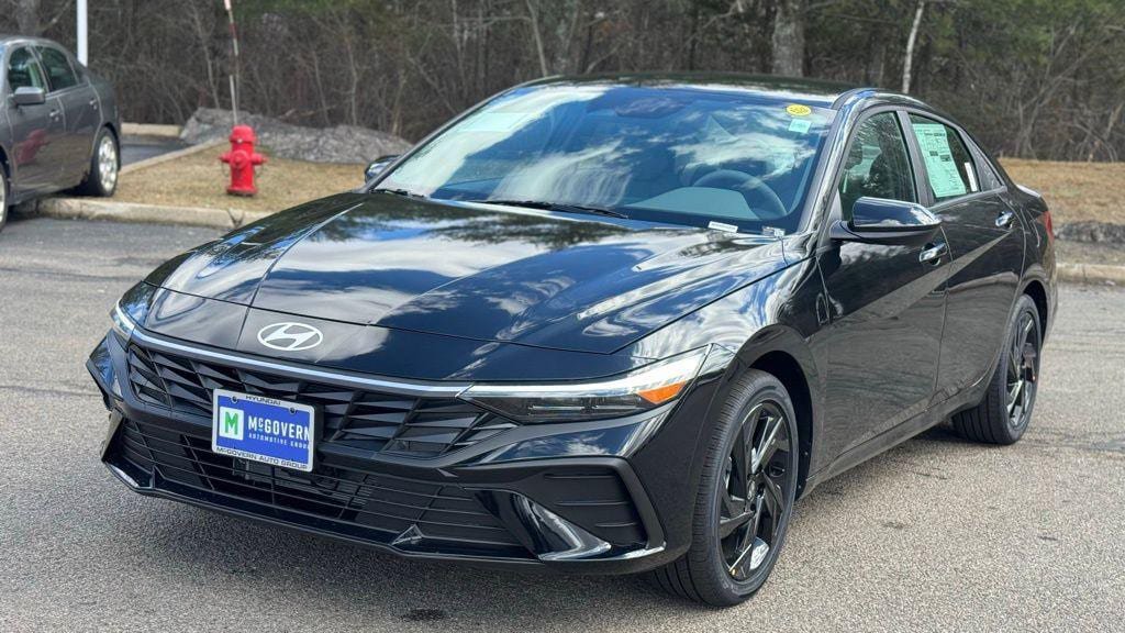 New 2026 Hyundai Elantra SEL FWD image 1