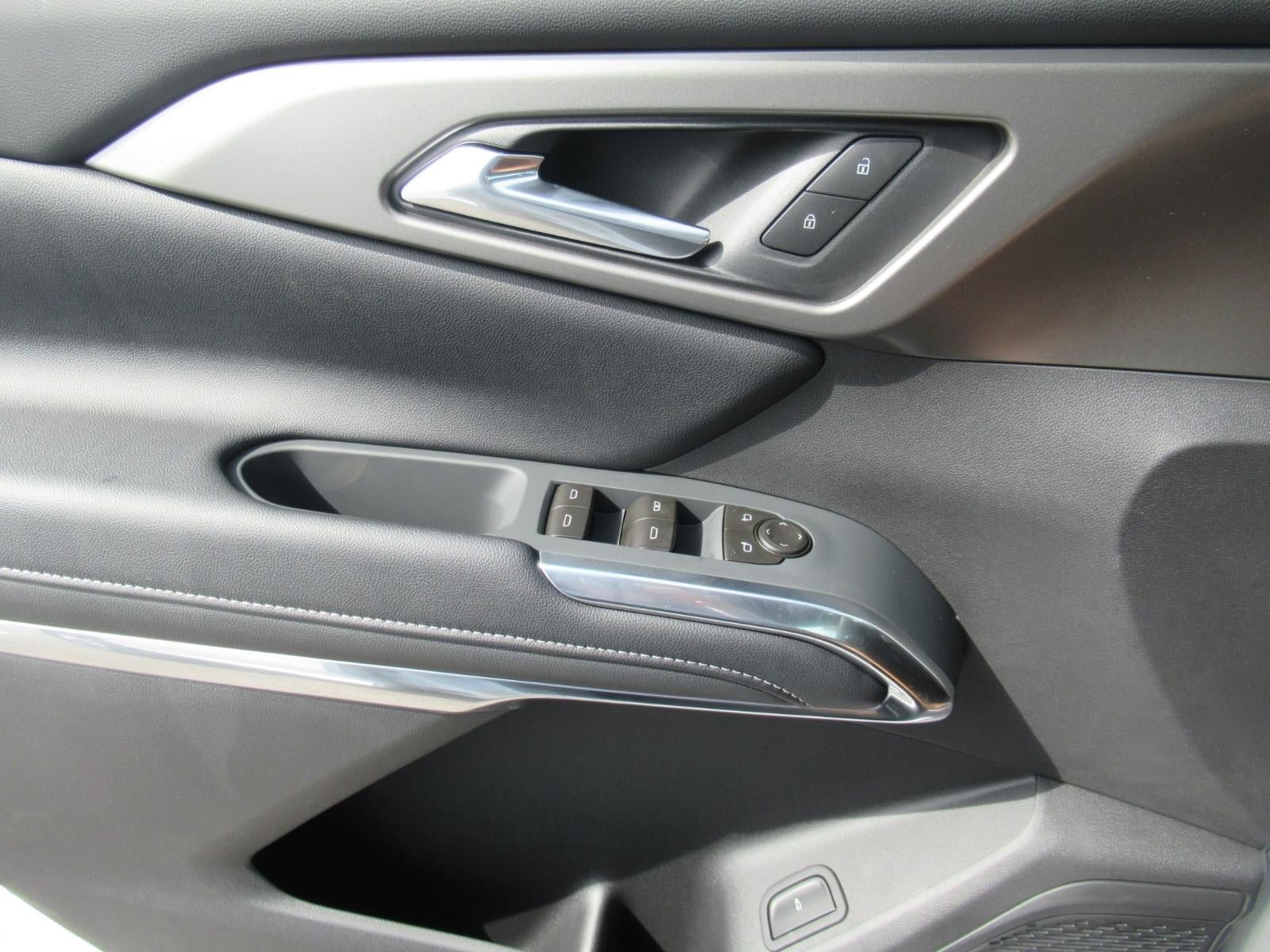 New 2027 Chevrolet Traverse LT FWD image 21