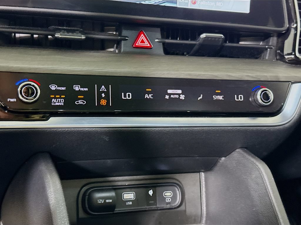 Certified 2025 Kia Sportage X-Line w/ Premium Package AWD/4WD image 10