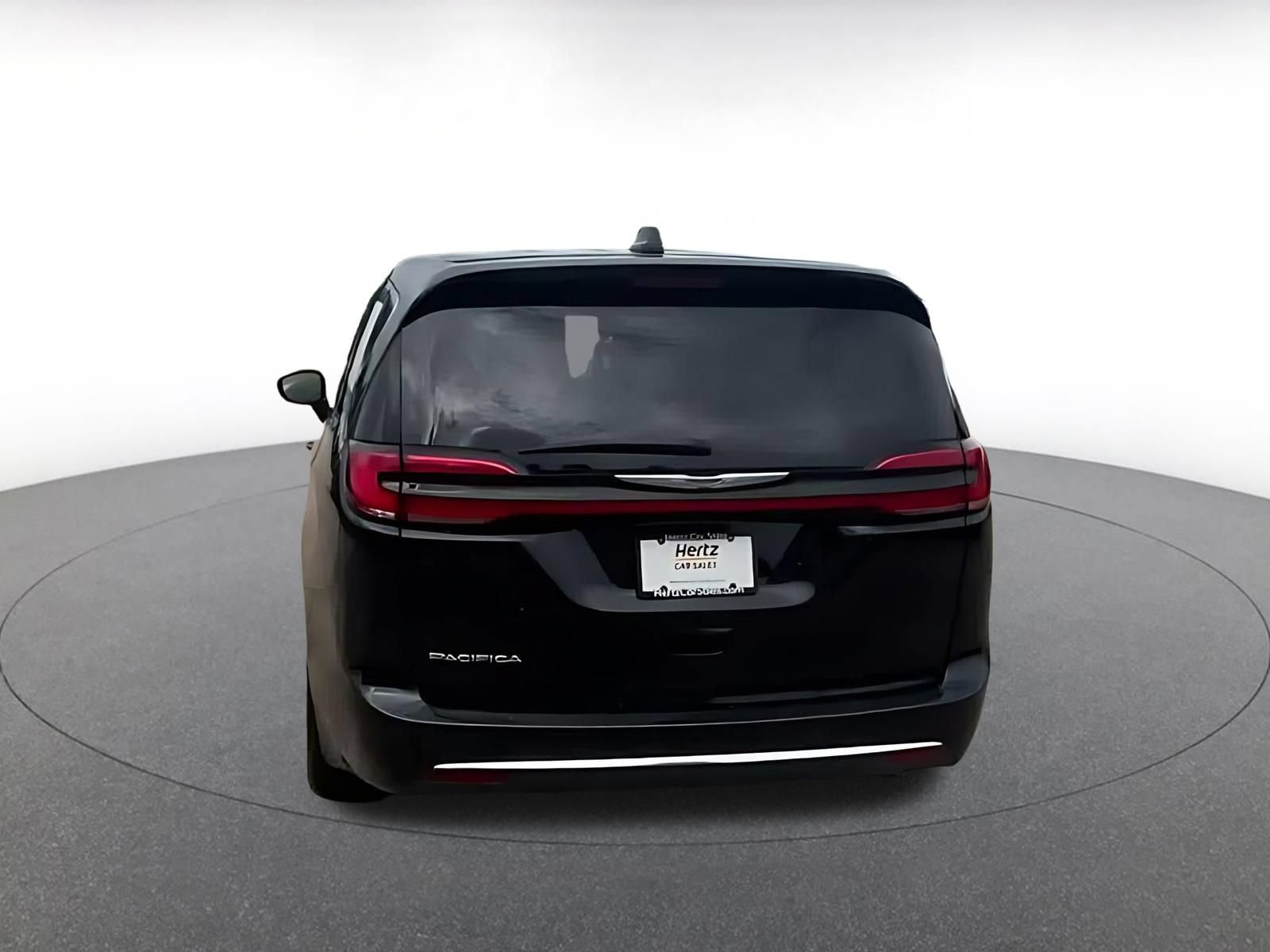 Used 2024 Chrysler Pacifica Touring-L FWD image 12