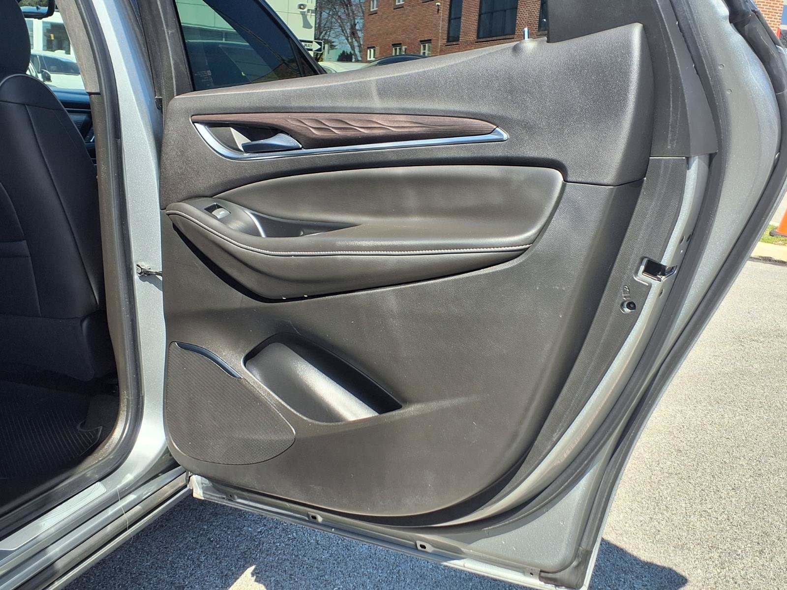 Used 2023 Buick Enclave Avenir w/ Avenir Technology Package AWD/4WD image 14