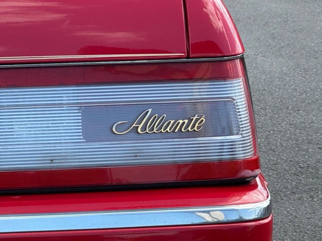 Used 1989 Cadillac Allante image 19