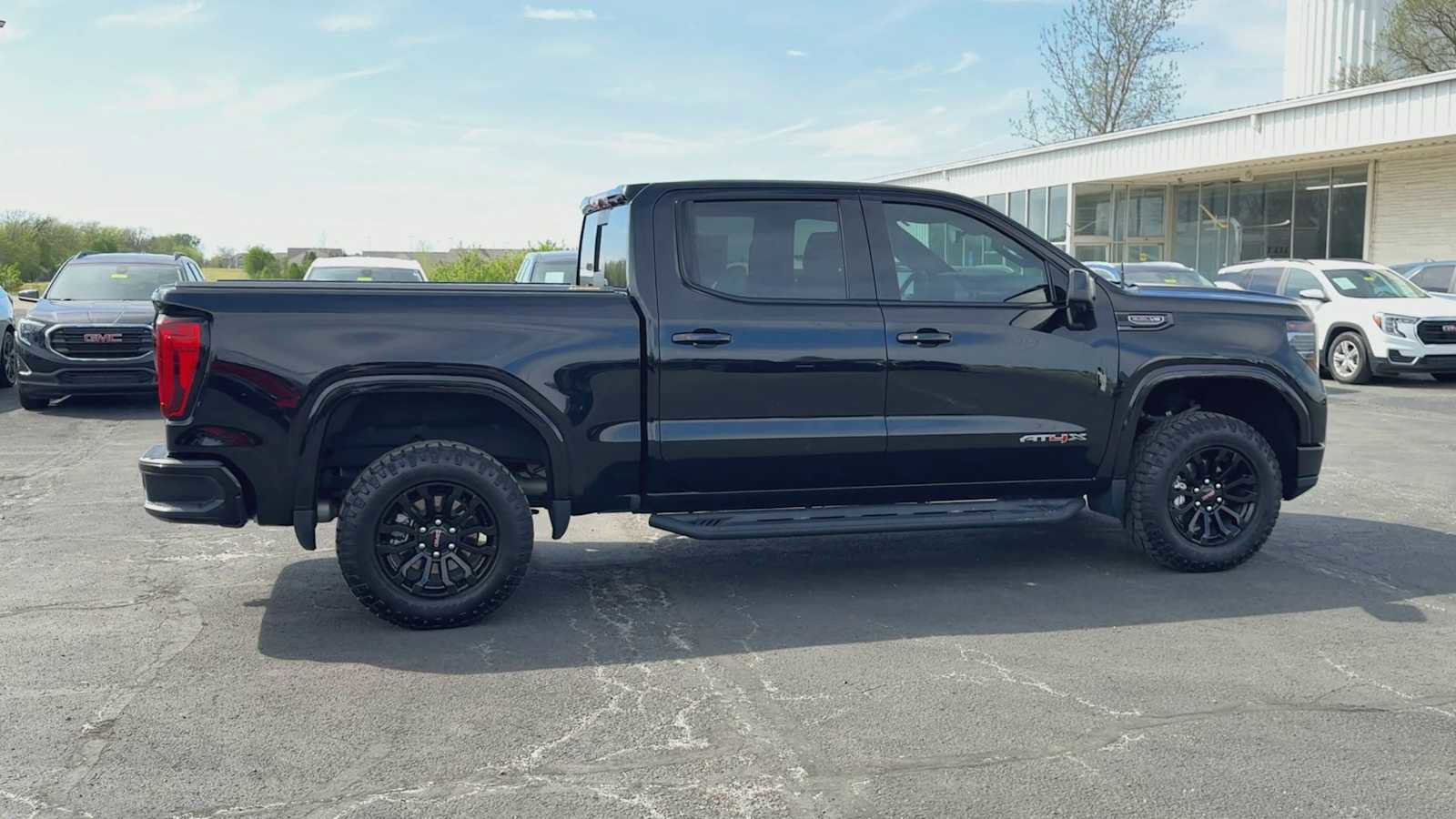 Used 2023 GMC Sierra 1500 AT4X AWD/4WD image 9