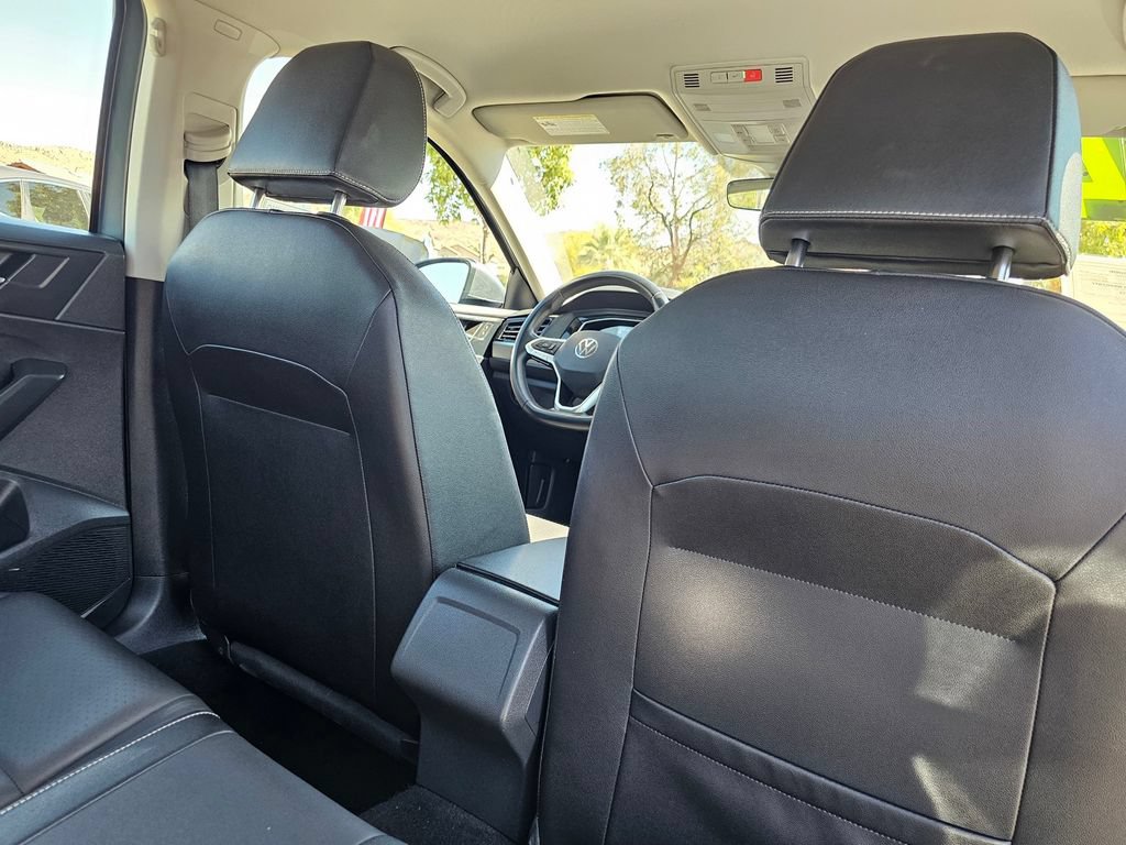 Used 2024 Volkswagen Jetta SE FWD image 16