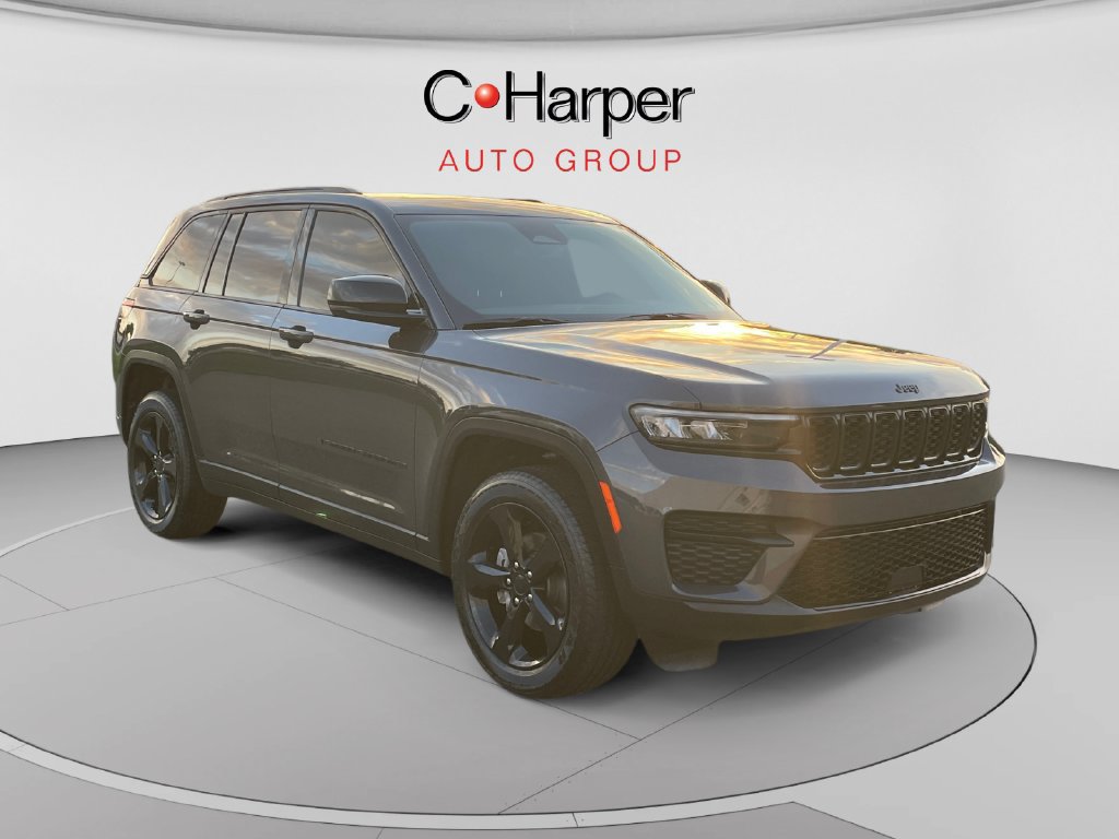 Used 2023 Jeep Grand Cherokee Altitude AWD/4WD image 1