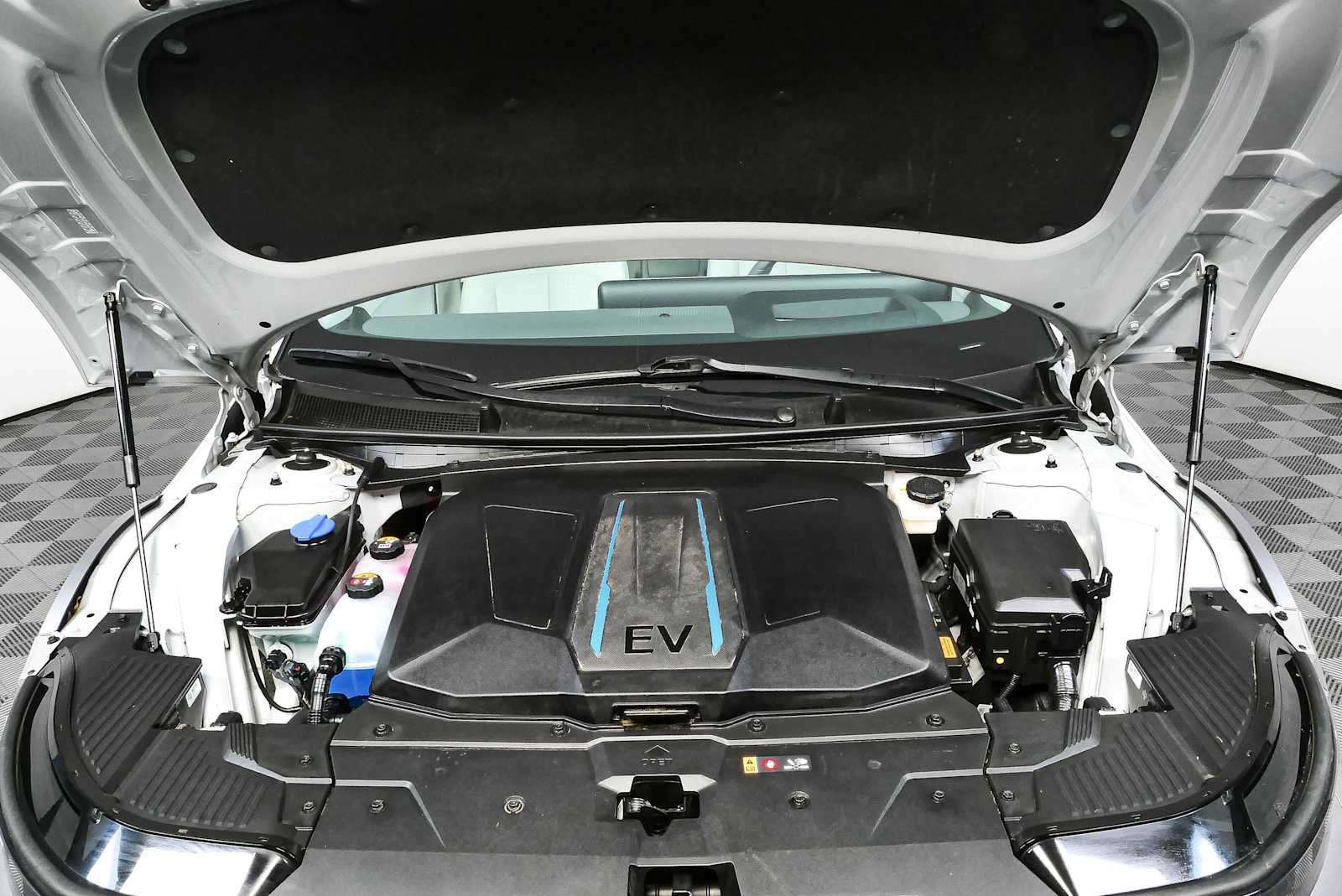 Used 2023 Hyundai Ioniq 5 Limited AWD/4WD image 36
