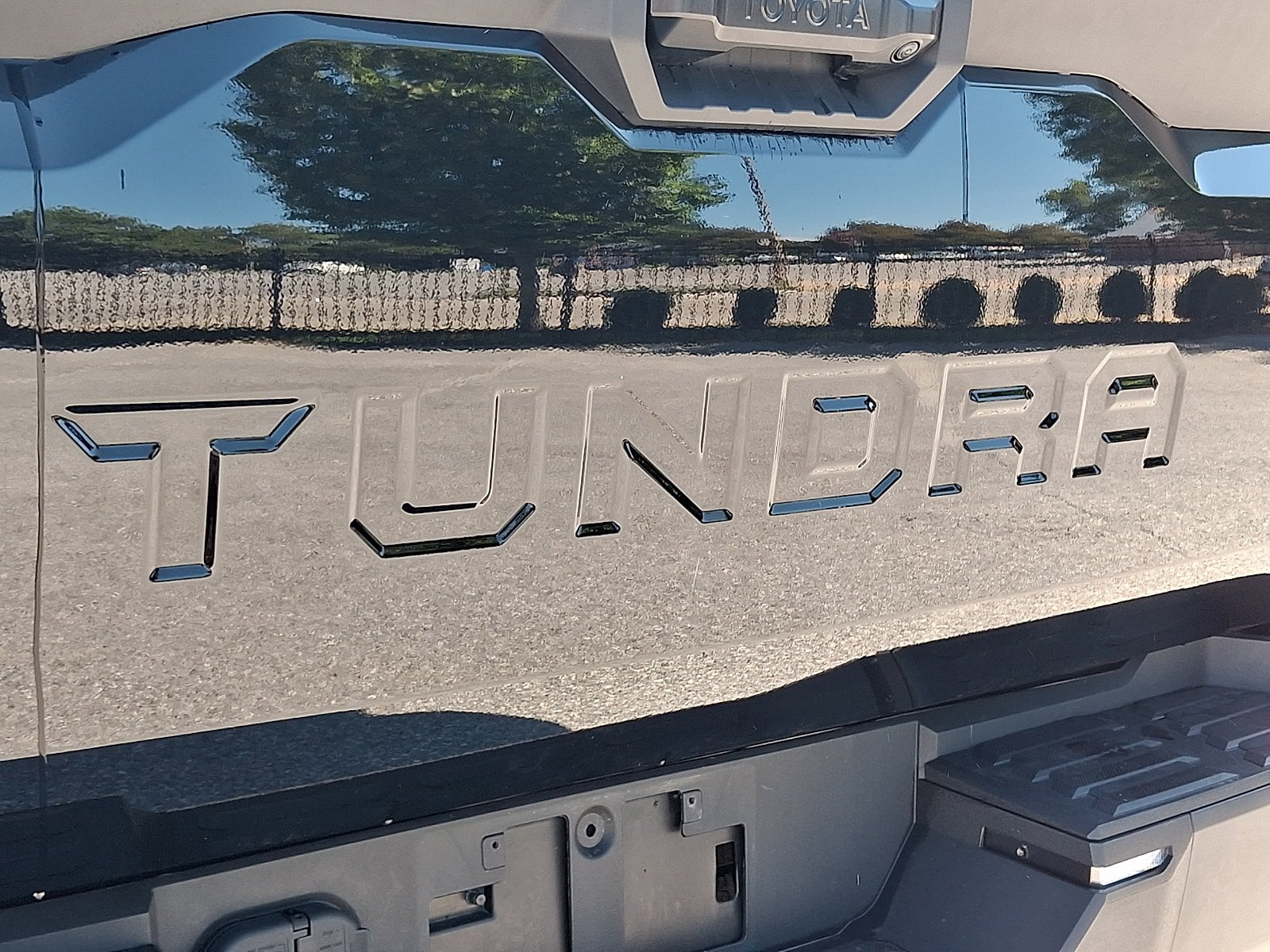 Used 2023 Toyota Tundra SR5 w/ SR5 Premium Package AWD/4WD image 29