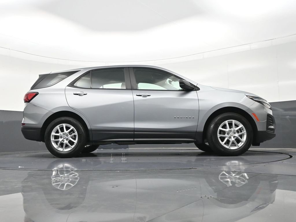 Used 2024 Chevrolet Equinox LS FWD image 28