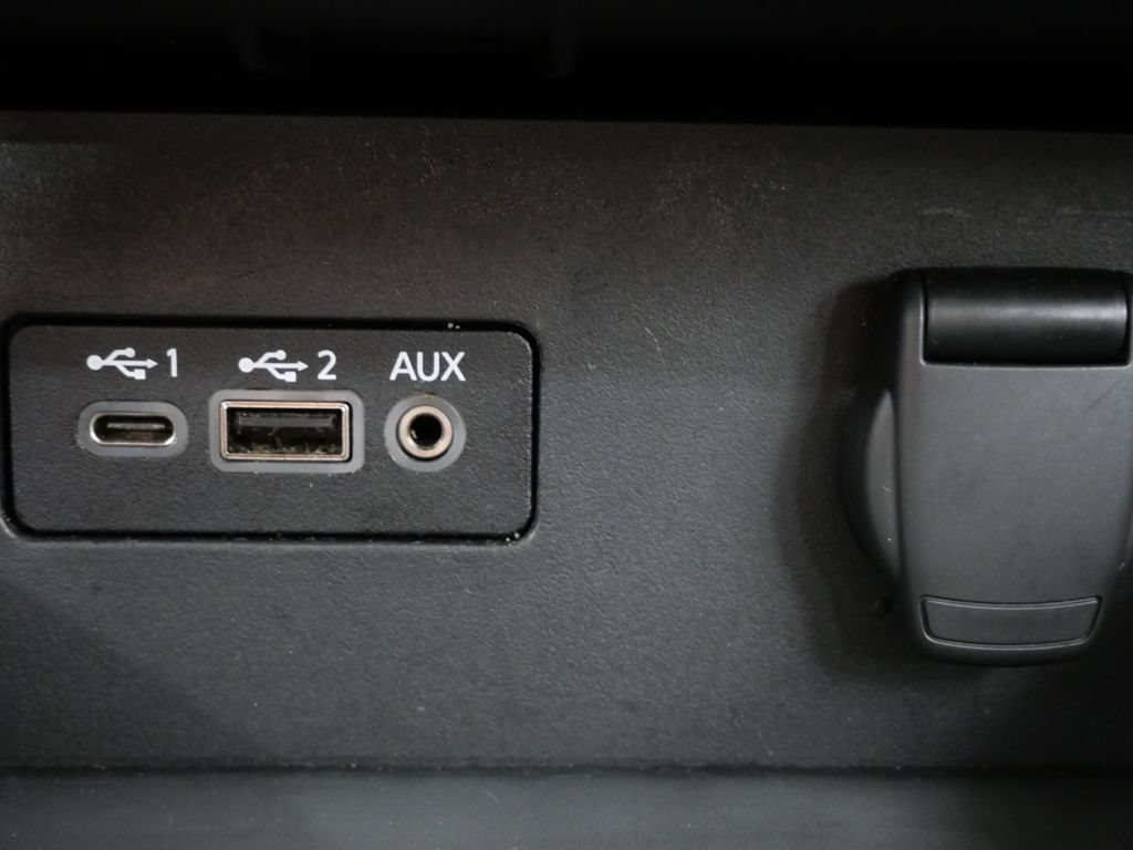 Used 2025 Nissan Altima 2.5 SV FWD image 21