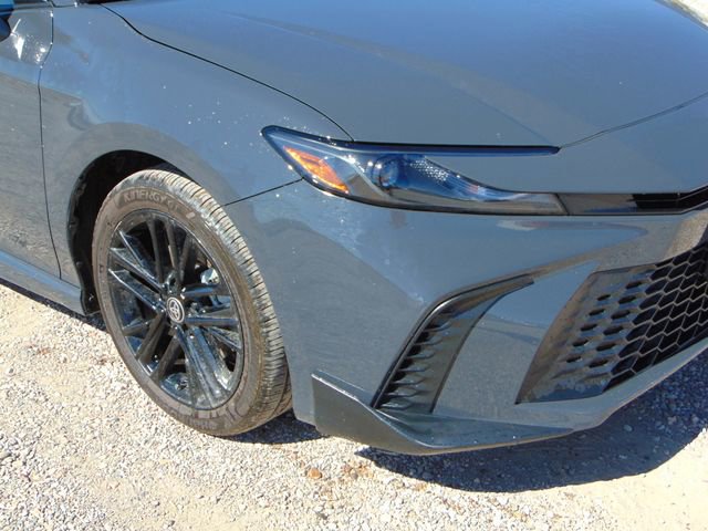 Used 2025 Toyota Camry SE image 2