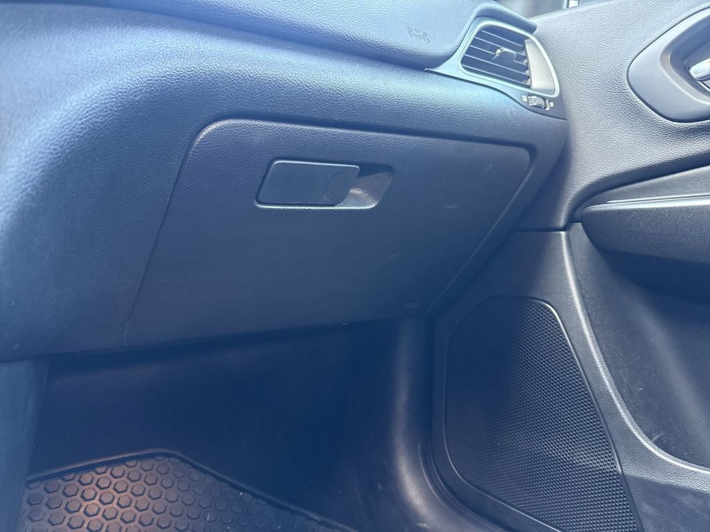 Used 2019 Jeep Cherokee Trailhawk w/ Comfort/Convenience Group AWD/4WD image 33