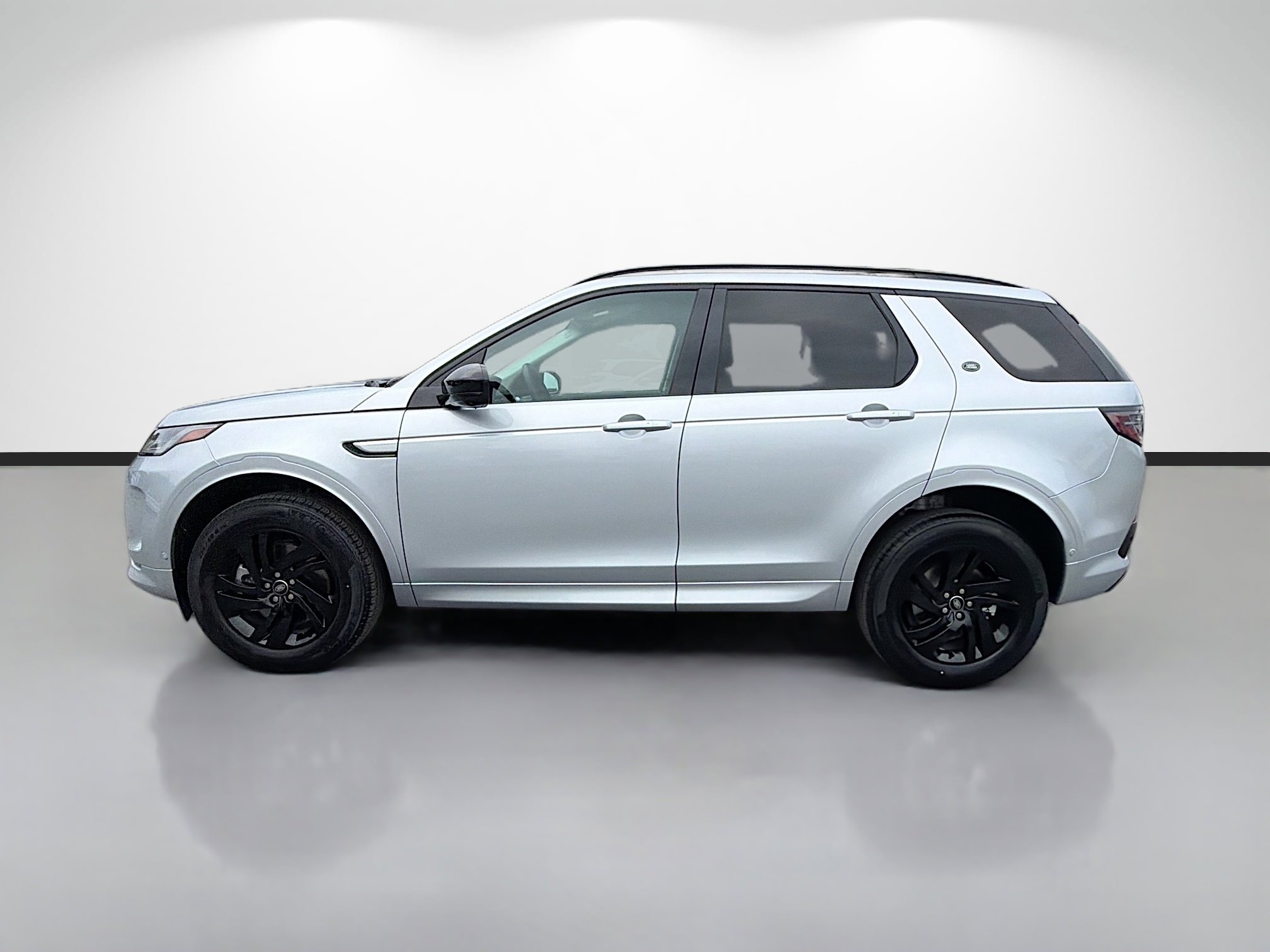 Used 2025 Land Rover Discovery Sport S AWD/4WD image 2