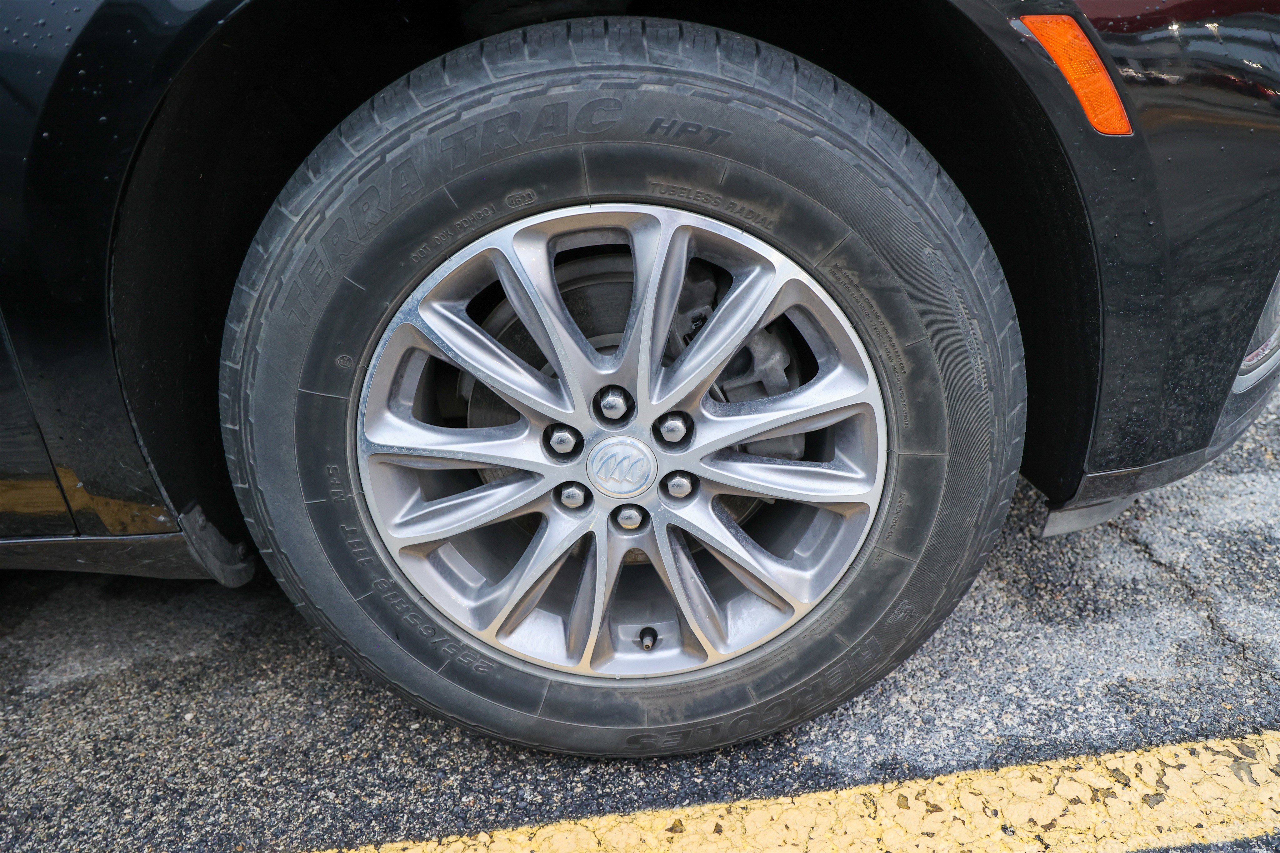 Used 2022 Buick Enclave Premium AWD/4WD image 12