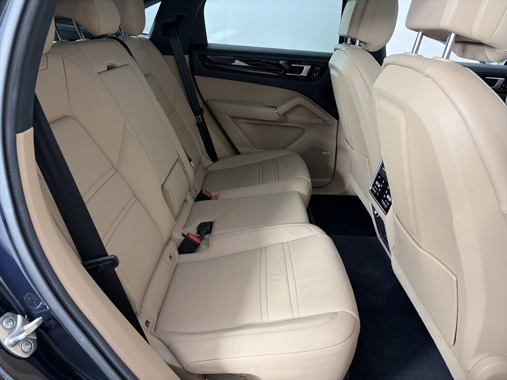 Used 2021 Porsche Cayenne S image 27