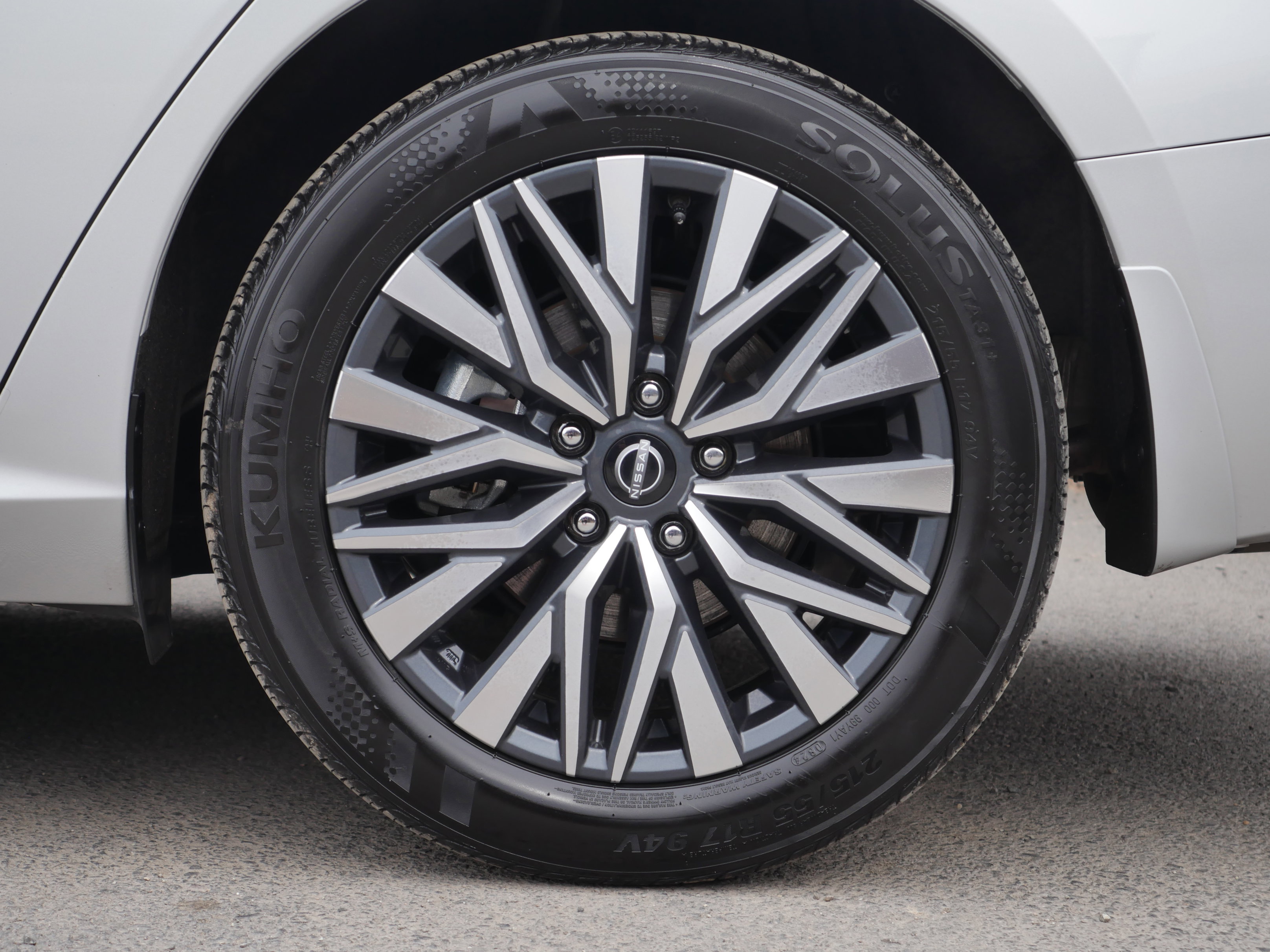 Certified 2024 Nissan Altima 2.5 SV w/ SV Premium Package image 4