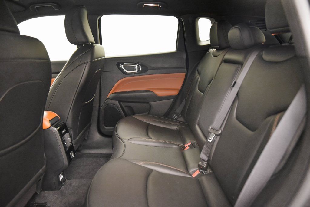 Used 2024 Jeep Compass Limited image 12