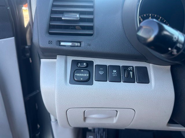 Used 2012 Toyota Highlander FWD w/ Tech Pkg image 26
