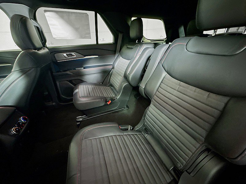 New 2025 Ford Explorer ST-Line w/ Premium Package image 24