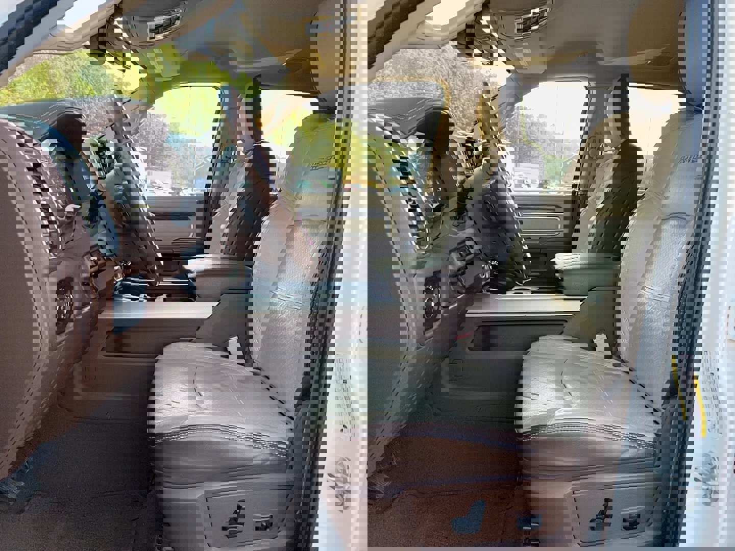 Used 2020 RAM 2500 Laramie image 15