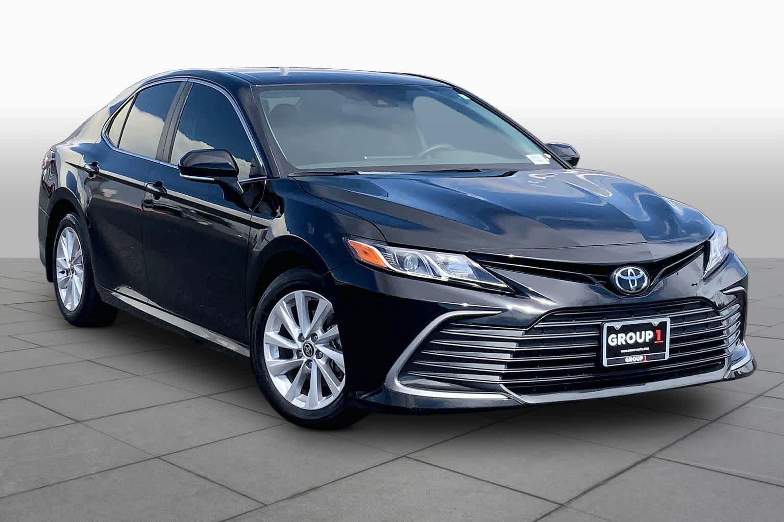 Used 2024 Toyota Camry LE w/ Convenience Package FWD image 3