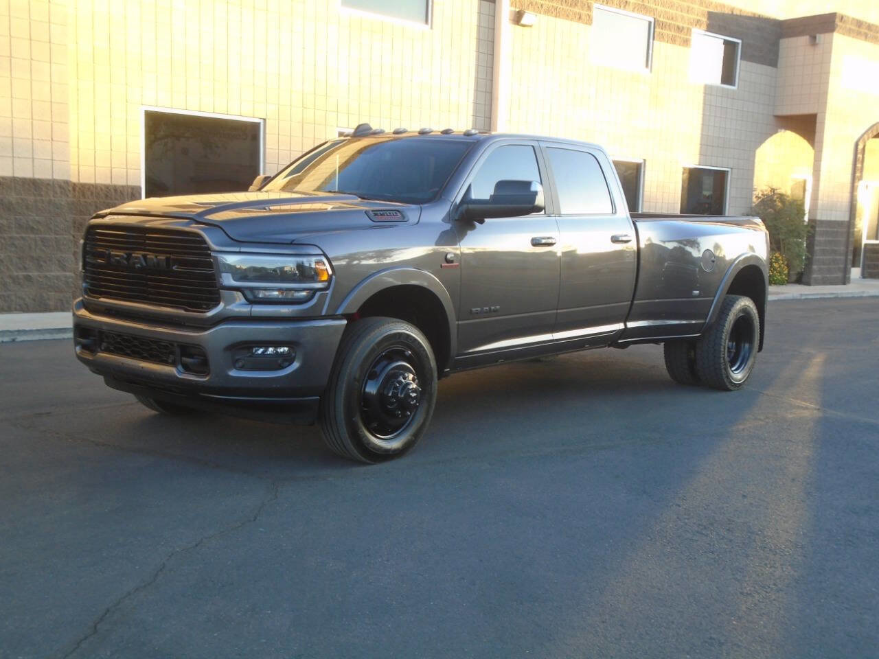 Used 2021 RAM 3500 Laramie w/ Night Edition image 20