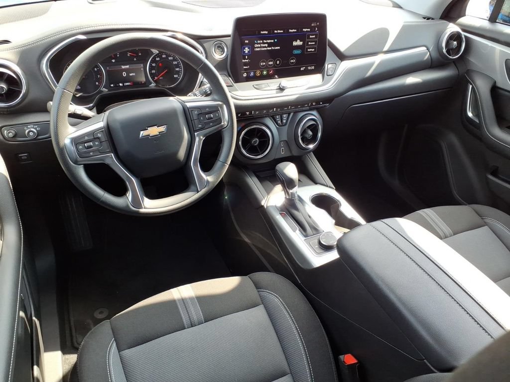 Used 2024 Chevrolet Blazer LT w/ Convenience Package AWD/4WD image 4