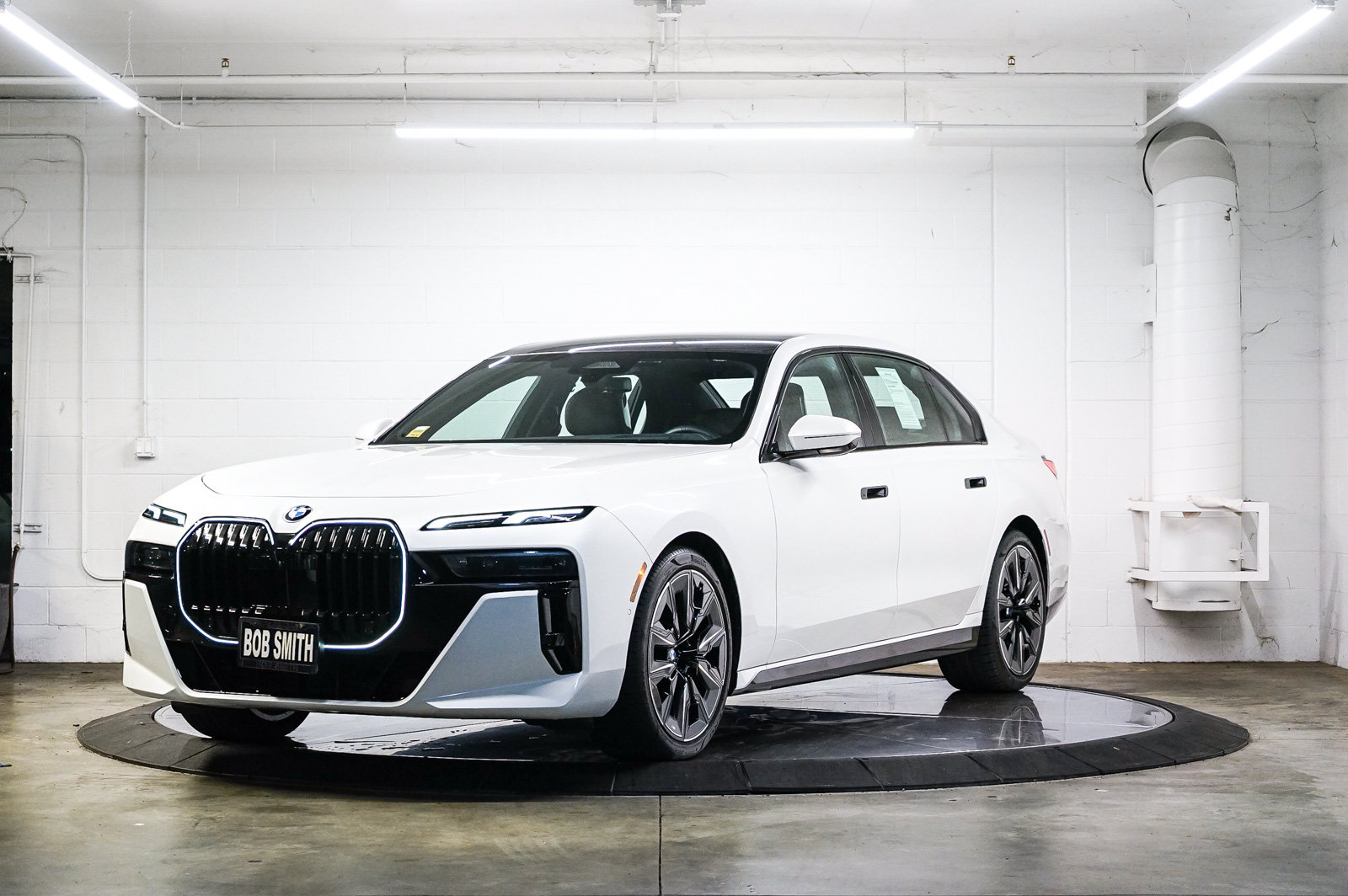 Used 2025 BMW 740i w/ Premium Package RWD image 3