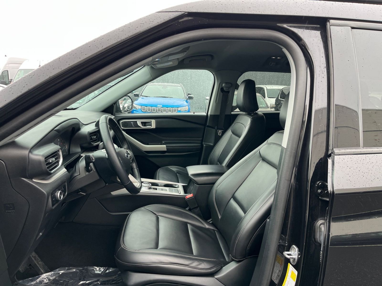 Used 2024 Ford Explorer XLT w/ Equipment Group 202A image 29