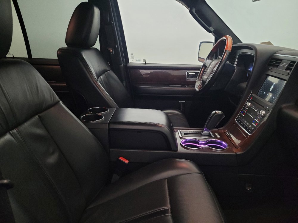 Used 2017 Lincoln Navigator Select AWD/4WD image 21
