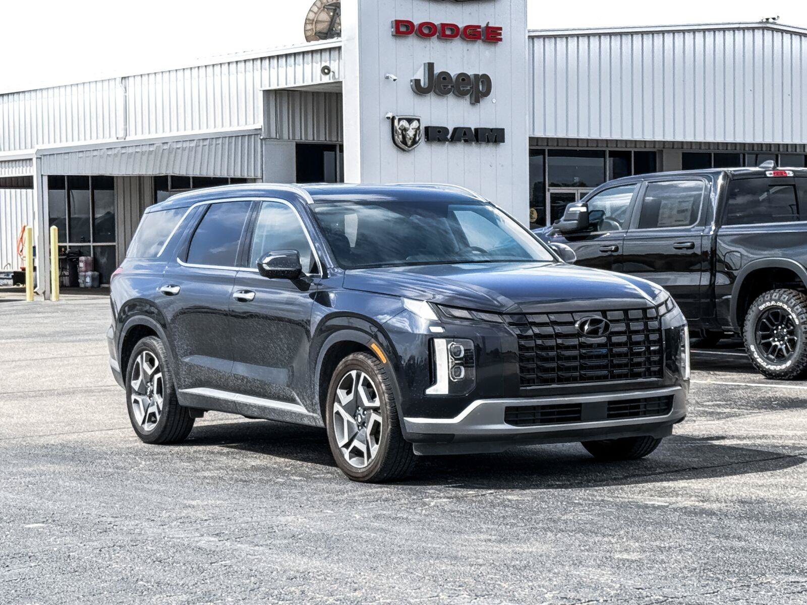 Used 2024 Hyundai Palisade SEL FWD image 6