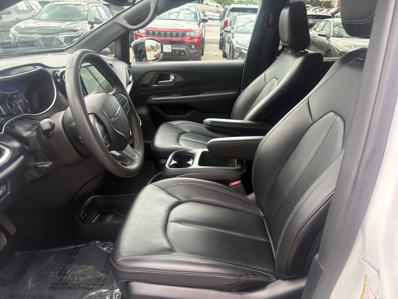 Used 2025 Chrysler Pacifica Select FWD image 21