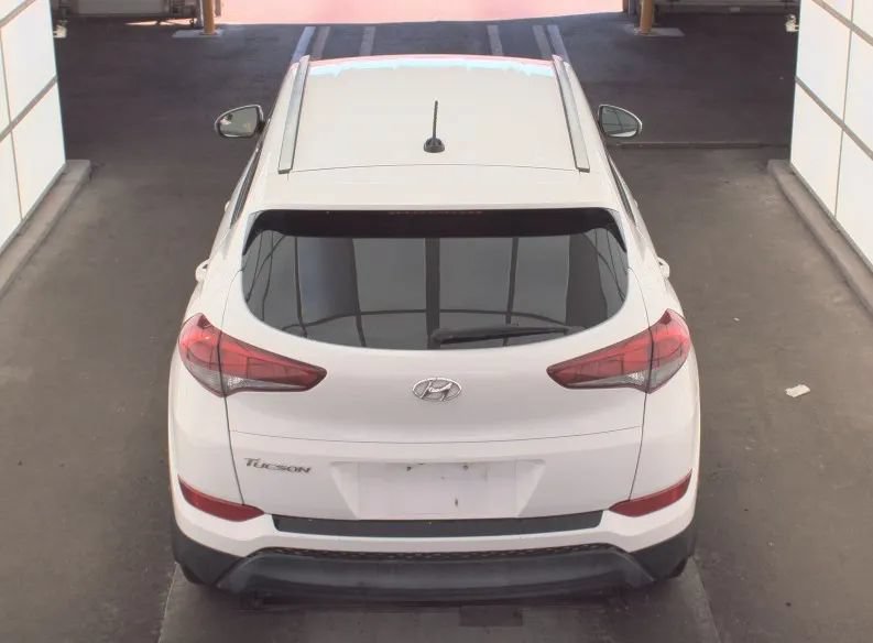 Used 2017 Hyundai Tucson SE w/ SE Popular Package 02 FWD image 4